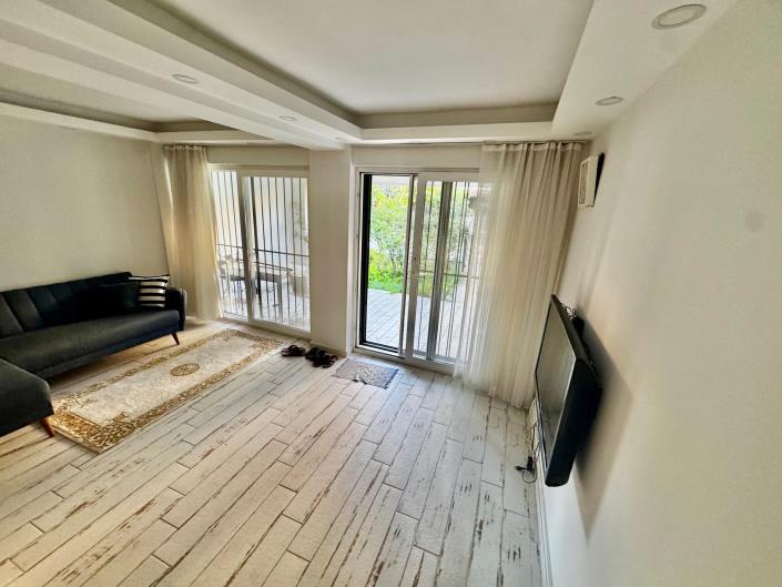 Image No.4-4 Bed Semi-Detached for sale