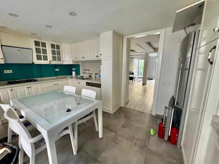 Image No.7-4 Bed Semi-Detached for sale