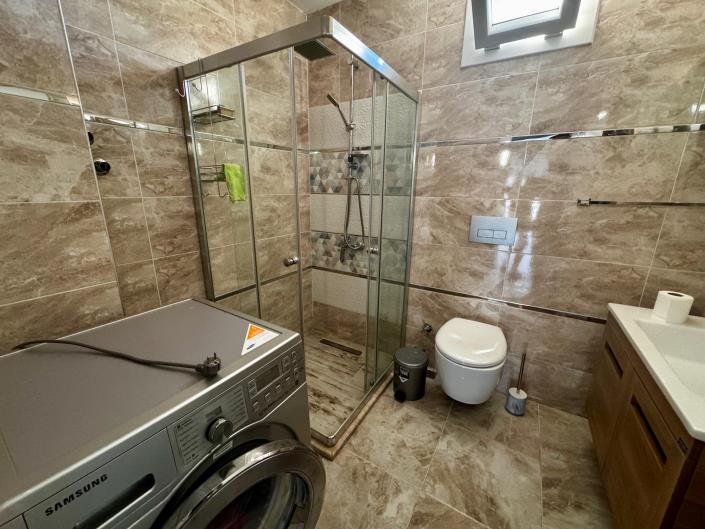 Image No.21-4 Bed Semi-Detached for sale