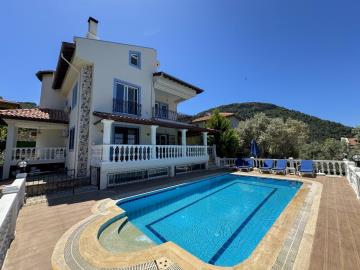 1--Villa-for-sale-in-Uzumlu