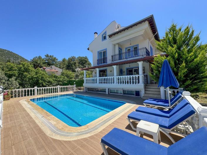 Image No.2-Villa de 5 chambres à vendre à Uzumlu