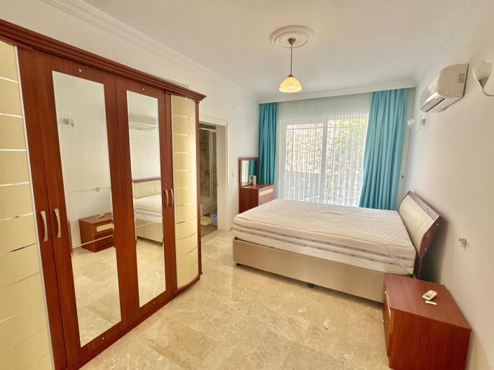 Image No.12-4 Bed Bungalow for sale