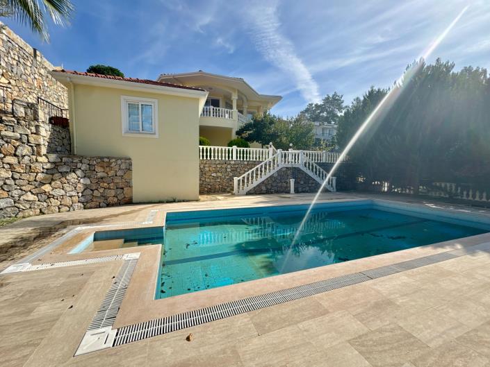 Image No.23-4 Bed Bungalow for sale