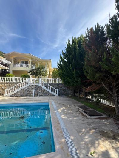 Image No.25-4 Bed Bungalow for sale