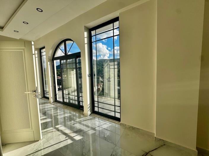 Image No.10-3 Bed Villa for sale