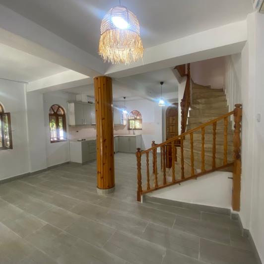 Image No.4-Jumelé de 4 chambres à vendre à Akarca