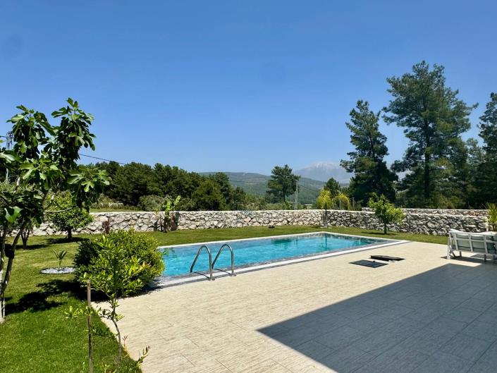 Image No.2-4 Bed Villa for sale