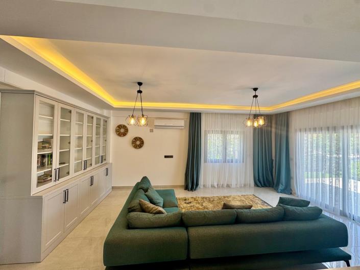 Image No.4-4 Bed Villa for sale