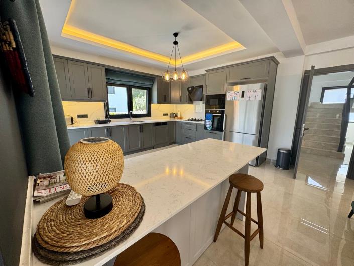 Image No.9-4 Bed Villa for sale