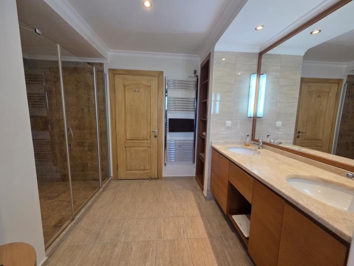 Image No.18-4 Bed Villa for sale