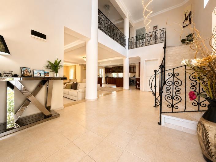 Image No.6-6 Bed Villa for sale