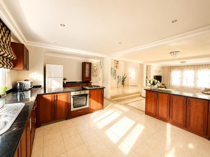 Image No.12-6 Bed Villa for sale