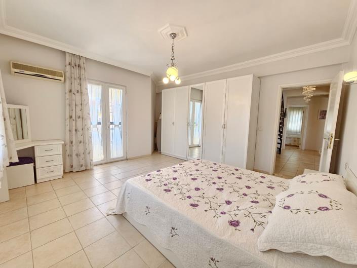 Image No.16-6 Bed Villa for sale