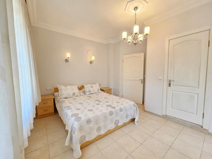 Image No.18-6 Bed Villa for sale