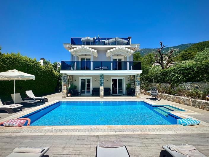 Image No.2-4 Bed Villa for sale