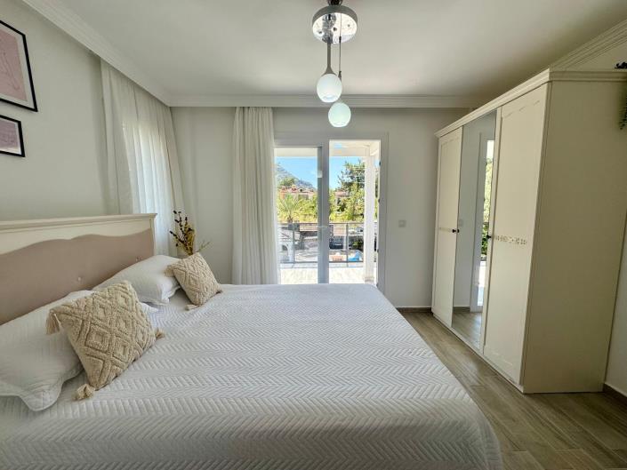 Image No.10-4 Bed Villa for sale