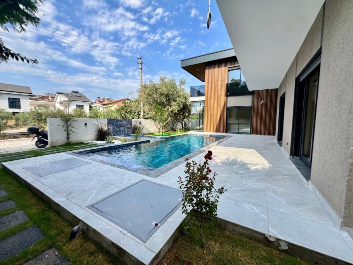 Image No.10-4 Bed Villa for sale