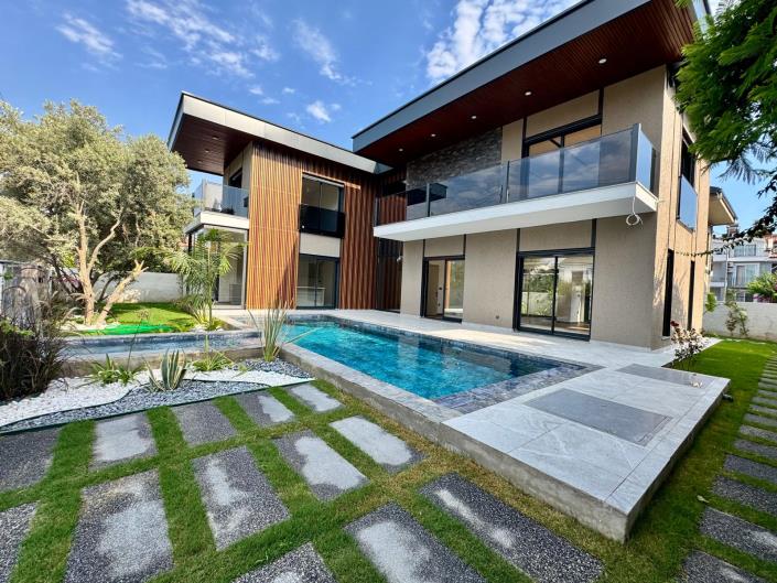 Image No.26-4 Bed Villa for sale