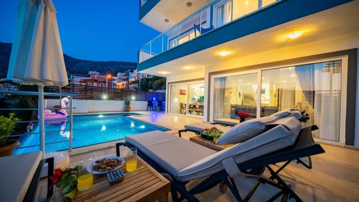 Image No.6-5 Bed Villa for sale