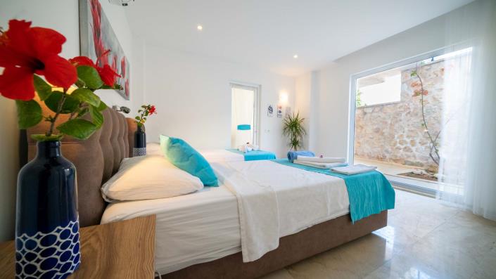 Image No.37-5 Bed Villa for sale