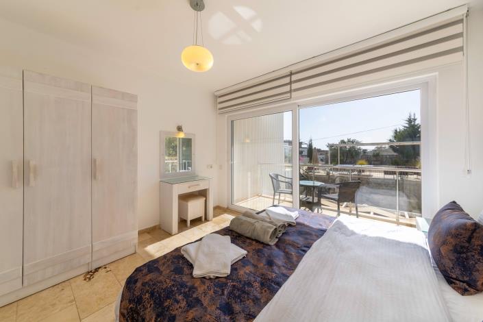 Image No.25-3 Bed Apartment for sale