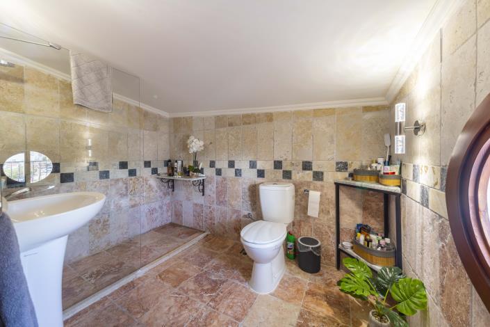 Image No.31-2 Bed Apartment for sale