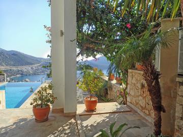 Outside-Garden-4
