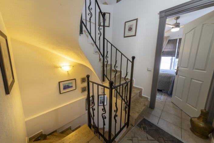 Image No.10-2 Bed Villa for sale