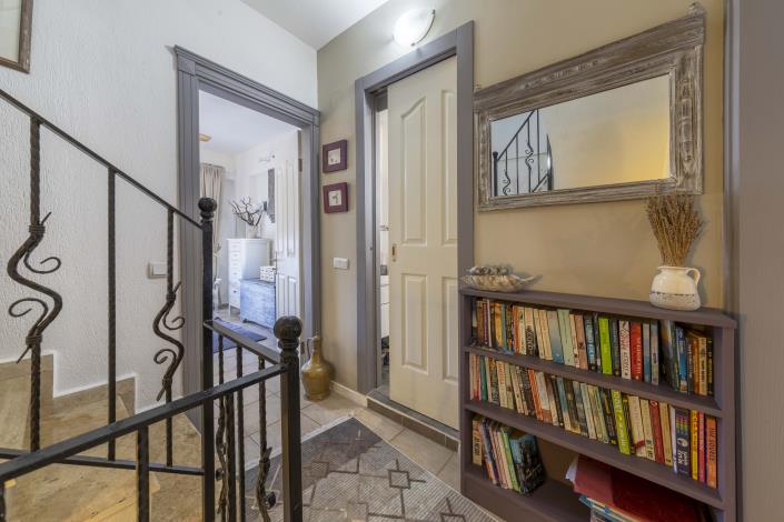 Image No.12-2 Bed Villa for sale