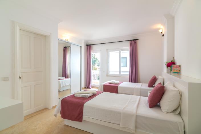 Image No.27-4 Bed Villa for sale