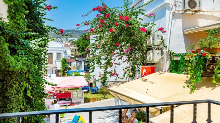 Image No.8-2 Bed Townhouse for sale