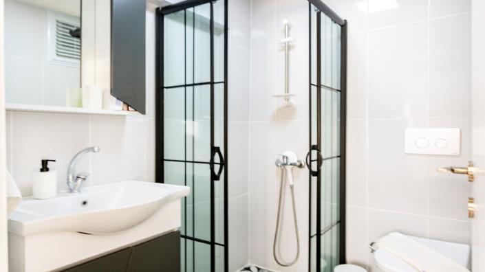 Image No.18-2 Bed Townhouse for sale