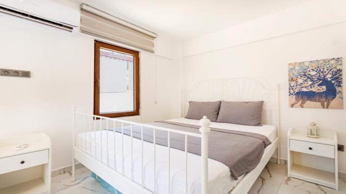 Image No.15-2 Bed Townhouse for sale