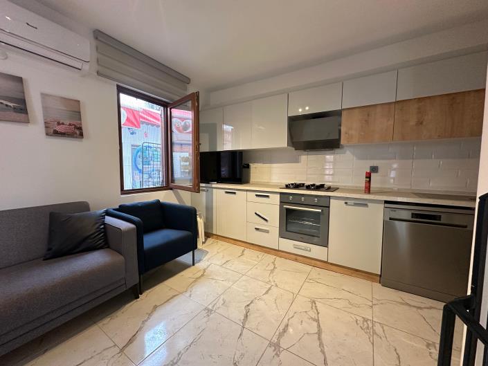 Image No.12-2 Bed Townhouse for sale