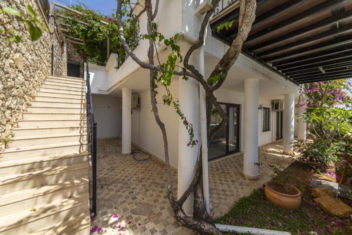 Image No.21-5 Bed Villa for sale