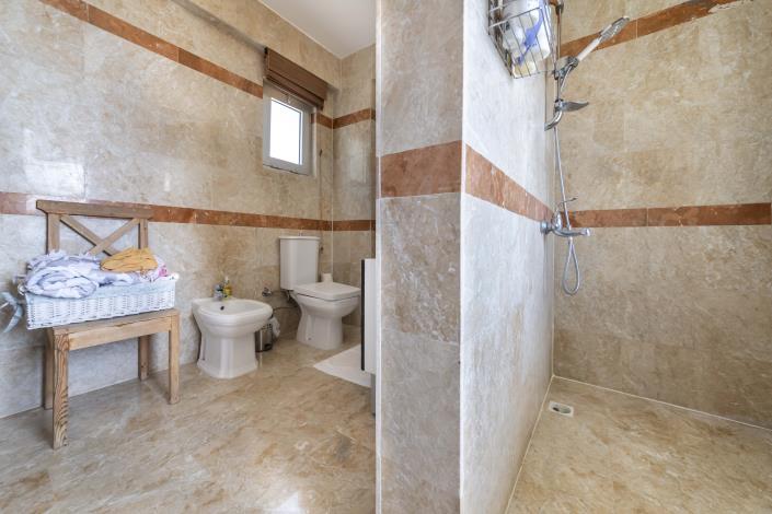 Image No.47-5 Bed Villa for sale