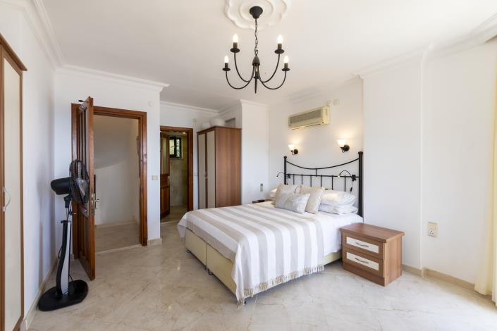 Image No.26-3 Bed Villa for sale