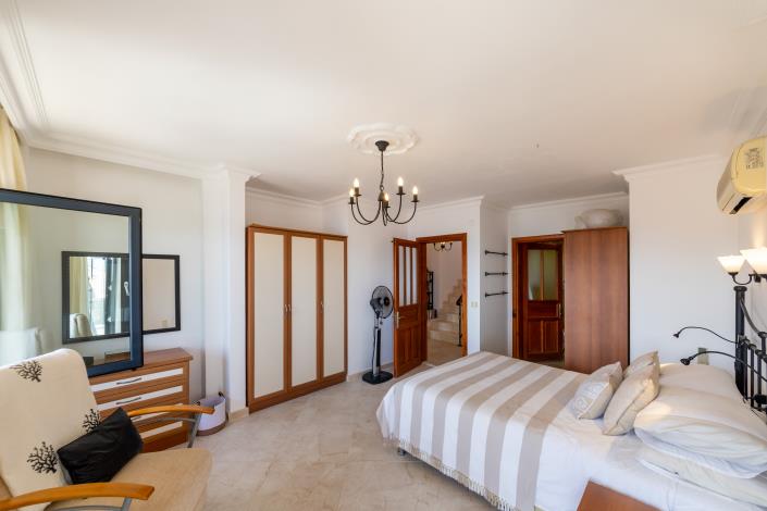 Image No.23-3 Bed Villa for sale