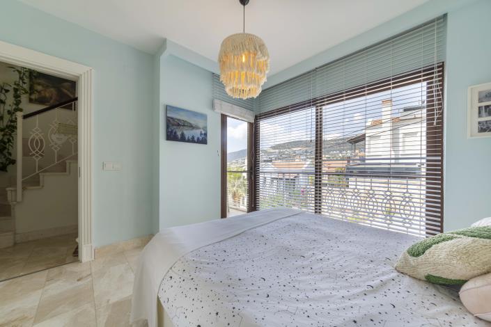 Image No.12-3 Bed Apartment for sale