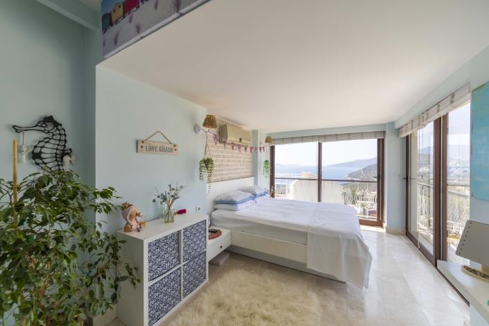 Image No.13-3 Bed Apartment for sale