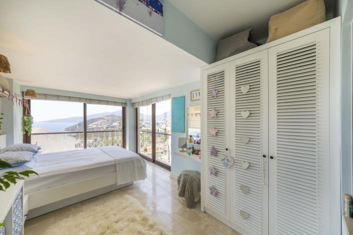 Image No.15-3 Bed Apartment for sale