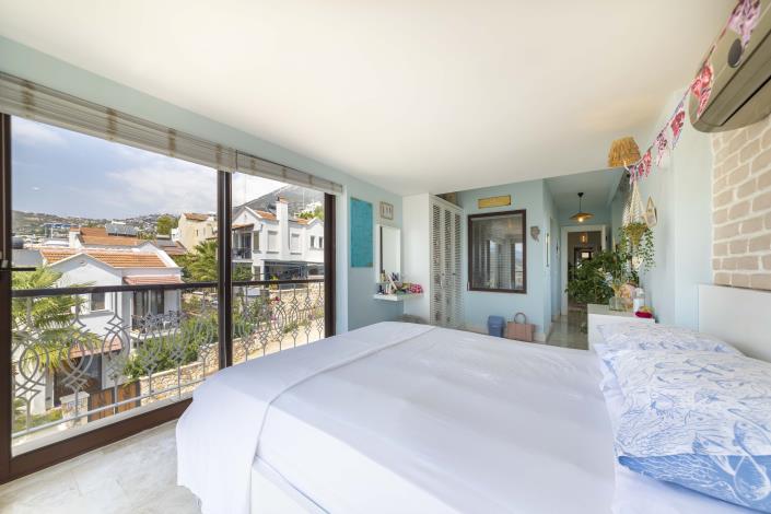 Image No.17-3 Bed Apartment for sale