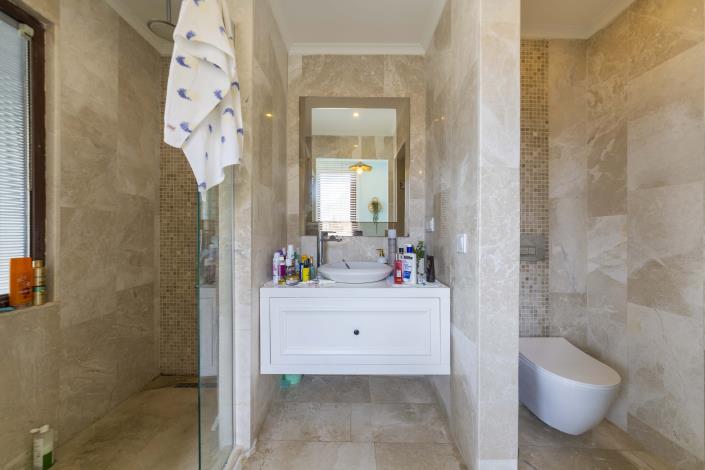 Image No.20-3 Bed Apartment for sale