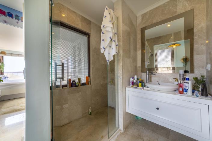 Image No.22-3 Bed Apartment for sale