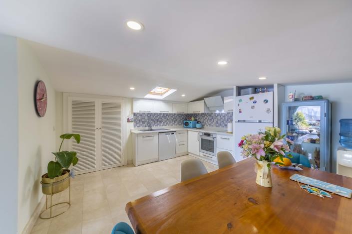 Image No.25-3 Bed Apartment for sale