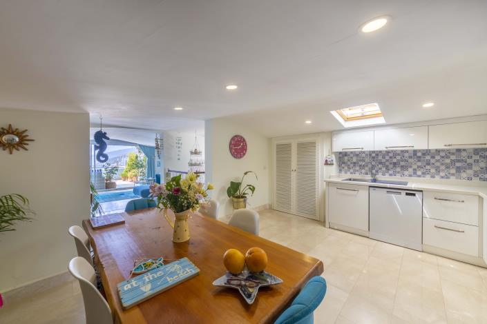 Image No.28-3 Bed Apartment for sale