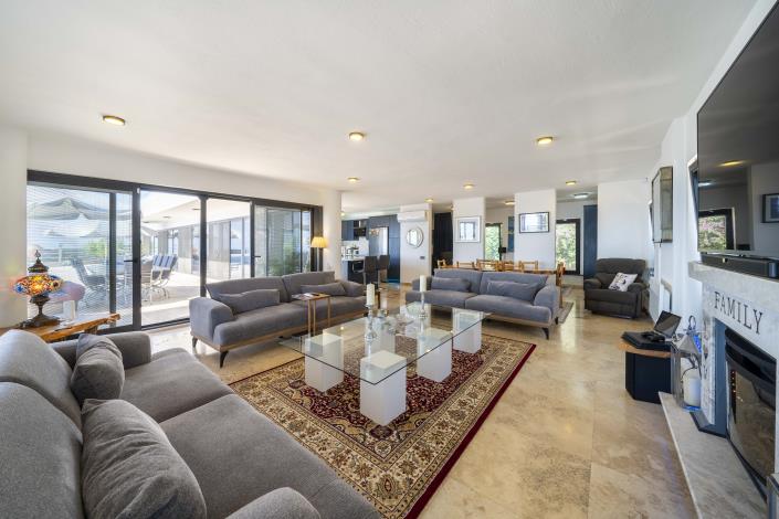 Image No.38-4 Bed Villa for sale