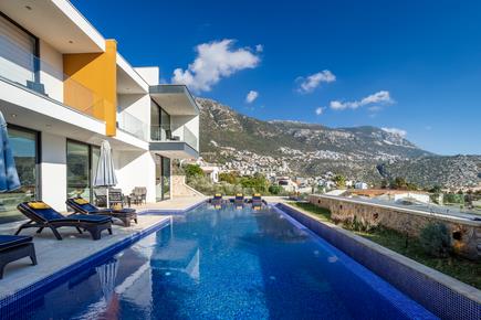 Image No.2-4 Bed Villa for sale