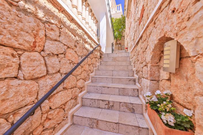 Image No.8-5 Bed Villa for sale