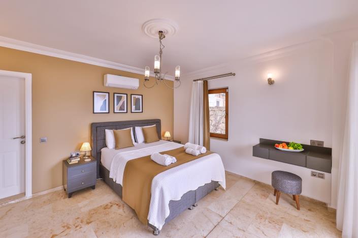 Image No.28-5 Bed Villa for sale